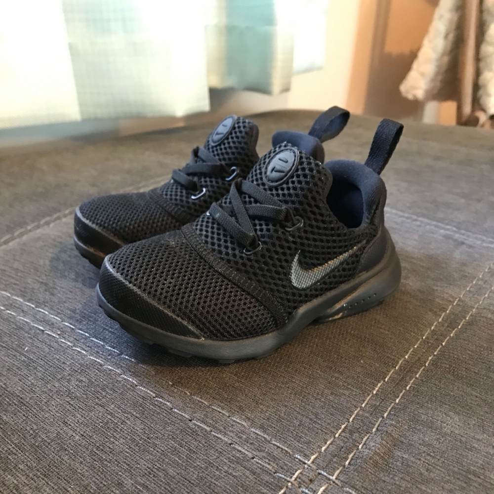 Black Nike Toddler Shoes